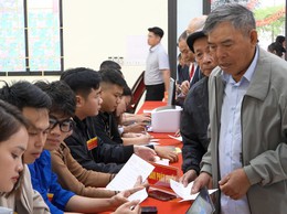 Cử tri Mê Linh hân hoan đi bầu cử, kỳ vọng vào các đại biểu có đức, có tài