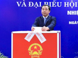 Cử tri phường Giảng Võ nô nức thực hiện quyền bầu cử