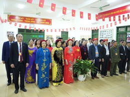 Cử tri Đan Phượng hân hoan đi bầu cử.