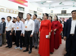 Xuân Mai: Đồng chí Chủ tịch UBND xã Nguyễn Anh Đức dự khai mạc bầu cử tại thôn Xuân Mai