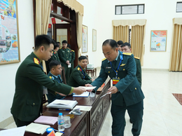 Khu vực bỏ phiếu số 30 đạt 100% số cử tri đi bầu sớm nhất xã Đan Phượng