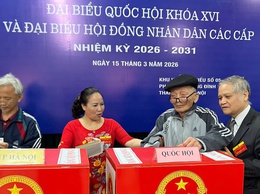 Những cử tri đặc biệt trong ngày hội bầu cử tại phường Khương Đình