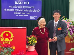 Cử tri Thuận An phấn khởi tham gia bầu cử