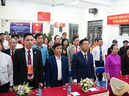 Đồng chí Nguyễn Thanh Bình - Bí thư Đảng ủy xã dự Lễ khai mạc bầu cử tại Khu vực bỏ phiếu số 31 thôn Yên Vĩnh