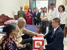 Xã Thường Tín: Cán bộ mang hòm phiếu đến tận nhà cử tri