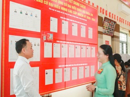 Chủ tịch Hội Nông dân thành phố Hà Nội kiểm tra công tác bầu cử tại xã Đại Xuyên