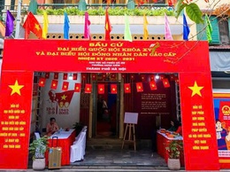 Người dân Hà Nội đi bầu cử tại các di tích lịch sử văn hóa