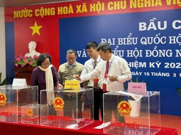 Cử tri phường Nghĩa Đô tưng bừng trong ngày hội non sông