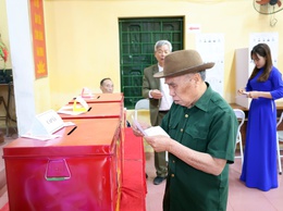 Tin truyền hình: Cử tri xã Hòa Phú tham gia bầu cử đạt 99,44%