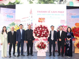 Lãnh đạo phường Chương Mỹ thăm, chúc mừng khánh thành Nhà thờ Giáo họ Ngọc Giả