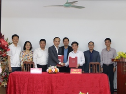 Bệnh viện Y học cổ truyền Hà Đông ký kết hỗ trợ chuyên môn cho Trạm Y tế phường Hà Đông trong khám chữa bệnh