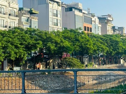 Ngày 17/3, Hà Nội nhiều mây, sáng và đêm có sương mù, trưa chiều trời nắng. Sáng sớm và đêm trời lạnh.