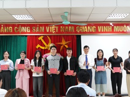 Trung tâm Chính trị phường Chương Mỹ bế giảng lớp bồi dưỡng nhận thức về Đảng khóa I năm 2026