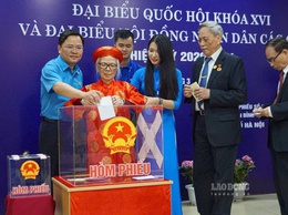 Phường Xuân Đỉnh: Cử tri cao tuổi trách nhiệm, gương mẫu tham gia bầu cử