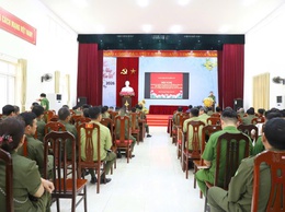 Xã Hồng Vân tập huấn công tác phòng cháy, chữa cháy cho lực lượng tham gia bảo vệ an ninh, trật tự ở cơ sở.