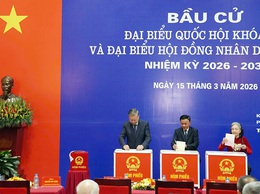 Cử tri cả nước thực hiện quyền và nghĩa vụ thiêng liêng của công dân