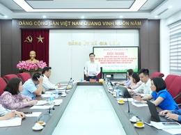 Thường trực Đảng ủy xã Gia Lâm làm việc với các cơ quan tham mưu, giúp việc, triển khai nhiệm vụ năm 2026