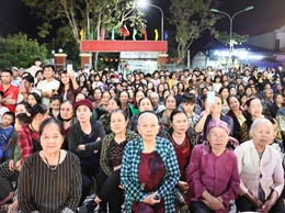 SÔI NỔI CHƯƠNG TRÌNH VĂN NGHỆ CHÀO MỪNG THÀNH CÔNG NGÀY HỘI NON SÔNG XÃ HOÀ XÁ