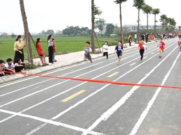 Sôi nổi giải thể thao học sinh phổ thông xã Bình Minh