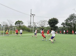 Cụm ảnh: Những trận bóng đá đầy kịch tính Giải bóng đá mừng Đảng, mừng Xuân xã Quảng Bị năm 2026