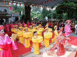 Về chùa Thánh Chúa dự hội, tưởng nhớ công đức Nguyên phi Ỷ Lan