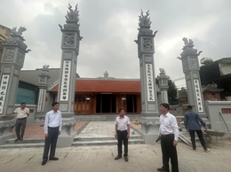 Đồng chí Bí thư Đảng ủy xã Thuận An kiểm tra tiến độ các dự án trên địa bàn xã