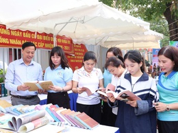 Vân Đình tổ chức triển lãm “Con đường sách” lan tỏa văn hóa đọc