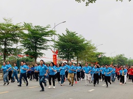 Trên 600 vận động viên phường Tây Tựu sôi nổi tham gia Ngày chạy Olympic vì sức khoẻ toàn dân và Giải chạy Báo Hà Nội Mới năm 2026