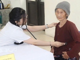 Đoàn Thanh niên Sở Y tế Hà Nội phối hợp với Bệnh viện đa khoa Phúc Thọ khám sức khỏe miễn phí cho người cao tuổi năm 2026