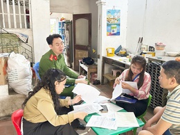 Đoàn kiểm tra liên ngành của UBND xã kiểm tra ATTP tại các cơ sở kinh doanh, dịch vụ ăn uống