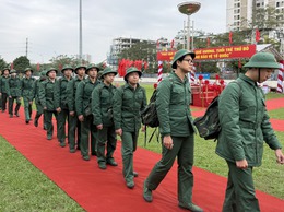 KHÍ THẾ MỚI CỦA TUỔI TRẺ VĨNH HƯNG TẠI LỄ GIAO NHẬN QUÂN CÙNG 4.721 THANH NIÊN THỦ ĐÔ 