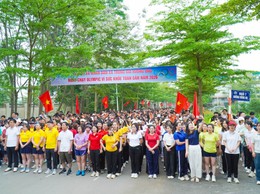 Cán bộ và nhân dân xã Trung Giã hưởng ứng Ngày chạy Olympic vì sức khỏe toàn dân năm 2026