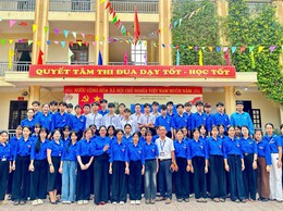 Trường THCS Văn Võ đã long trọng tổ chức lớp học cảm tình đoàn và Lễ kết nạp Đoàn Viên mới