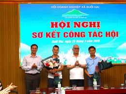 Hội Doanh nghiệp xã Suối Hai sơ kết hoạt động, kết nạp hội viên mới và tăng cường đồng hành cùng doanh nghiệp