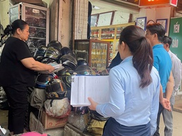 Xuân Mai: Trực tiếp hướng dẫn hộ kinh doanh, cá nhân kinh doanh sử dụng công nghệ số hỗ trợ quản lý kinh doanh tại khu chợ Xuân Mai