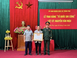 Lễ công bố Quyết định của Thủ tướng Chính phủ và trao Bằng “Tổ quốc ghi công” cho thân nhân liệt sĩ Nguyễn Văn Mậu