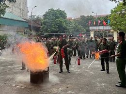 Tập huấn, tuyên truyền kiến thức kỹ năng về PCCC cho  thành viên tổ an ninh trật tự kiêm nhiệm đội viên Đội dân phòng trên địa bàn xã
