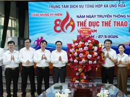 LÃNH ĐẠO XÃ ỨNG HÒA TẶNG HOA CHÚC MỪNG TRUNG TÂM DỊCH VỤ TỔNG HỢP NHÂN KỶ NIỆM 80 NĂM NGÀY THỂ THAO VIỆT NAM (27/3/1946 – 27/3/2026).