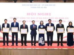 Đảng bộ, chính quyền và nhân dân phường Tùng Thiện được tặng Bằng khen của Ban Thường vụ Thành ủy vì đã có thành tích xuất sắc trong công tác bầu cử