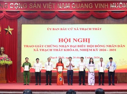 Thạch Thất: Dâng hương tri ân các Anh hùng Liệt sĩ và trao Giấy chứng nhận đại biểu HĐND xã khóa II, nhiệm kỳ 2026 – 2031