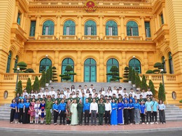 TUỔI TRẺ PHƯỜNG VĨNH HƯNG - KẾT NẠP LỚP ĐOÀN VIÊN 95 NĂM