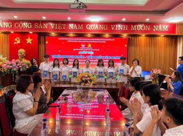 TRƯỜNG THCS YÊN SỞ TỔ CHỨC NGÀY HỘI 
THIẾU NHI VUI KHỎE – TIẾN BƯỚC LÊN ĐOÀN 
VÀ LỄ KẾT NẠP ĐOÀN CHO HỌC SINH ƯU TÚ KHỐI 9 