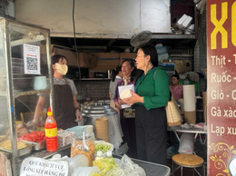 Phường Yên Hòa tăng cường kiểm tra, giám sát an toàn thực phẩm tại các cơ sở kinh doanh