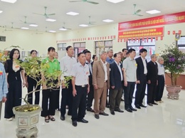 Tại tổ bầu cử thôn Yên Lạc, không khí ngày bầu cử diễn ra trang nghiêm, dân chủ và đầy ý nghĩa.