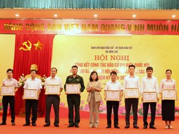 Hòa Lạc tổng kết công tác bầu cử, khen thưởng nhiều tập thể, cá nhân tiêu biểu