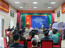 UBND xã Hòa Lạc tổ chức đối thoại với các hộ dân tại thôn 7 liên quan đến chính sách giải phóng mặt bằng thực hiện Dự án đầu tư xây dựng tuyến đường cao tốc Đại lộ Thăng Long