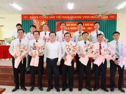 
Kỳ họp thứ Nhất HĐND xã Suối Hai khóa II kiện toàn các chức danh chủ chốt nhiệm kỳ 2026 – 2031