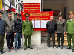 Công an phường Cầu Giấy kiểm tra công tác chuẩn bị tại các điểm bầu cử trên địa bàn phường