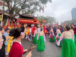 Lễ hội truyền thống làng Hạ Yên Quyết: Rước Thánh Phụng nghênh