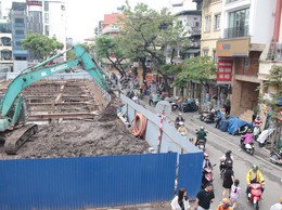 Bể ngầm chống ngập khu vực chợ Hàng Da được đổ bê tông đáy